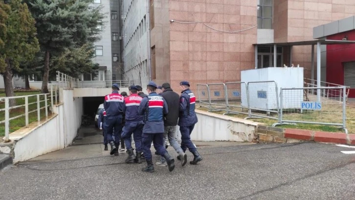 Jandarma ekipleri hapis cezası bulunan 4 kişiyi yakaladı